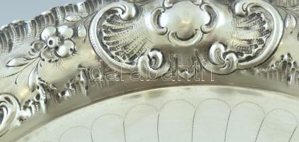 Ezüst (Ag) Neorokokó áttört peremű tálca, apró horpadásokkal, 
Szemző (Kamjonkai) család címer vése...