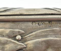 Ezüst (Ag) Szecessziós tubákos szelence, jelzett, 5x4,5cm, nettó:22g