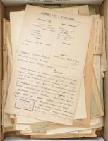 Nagy doboznyi papírrégiség tétel. Számlák, nyomtatványok, hirdetmények, újságok az 1800-as évek elej...