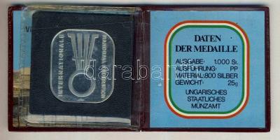 1982. "Női kézilabda VB" Ag 25g emlékérem T:PP Eredeti tokban, tanúsítvánnyal! Csak 1000db...