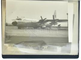 cca 1960-1970 27 db Magyarországon készült repülőket, repülőszerencsétlenségeket ábrázoló fénykép ki...