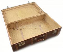 Régi csatos bőrönd / koffer, kulcs nélkül, kopásnyomokkal, Jelzett: Alstermo Bruk. cca. 1940
80*48*...