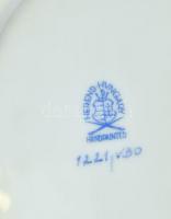 Herendi Viktória mintás szószos tál alja, kézzel festett, jelzett, kopásnyomokkal, 26x21cm