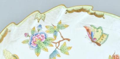 Herendi Viktória mintás levél formájú kínáló tál. Kézzel festett, jelzett, kopásnyomokkal 21x17 cm