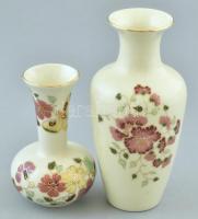 Zsolnay pillangó- és virágmintás porcelán váza, kézzel festett, jelzett, kis kopásnyomokkal, m: 11 és 16 cm