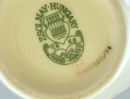 Zsolnay pillangó- és virágmintás porcelán váza, kézzel festett, jelzett, kis kopásnyomokkal, m: 11 é...