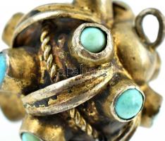 Ezüst (Ag) Pitykegomb türkizekkel ékítve, jelzés nélkül, kopásnyomokkal, bruttó:8,2g, cca.3cm