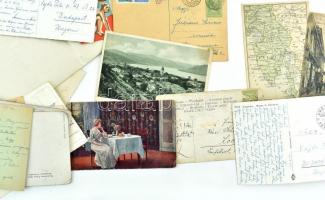 Vegyes papírrégiség tétel, benne sok háború előtti képeslappal