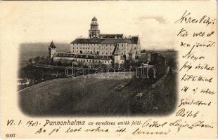 1903 Pannonhalma, Győrszentmárton; apátság az ezredéves emlék felől + &quot;VESZPRÉM - GYŐR 318&quot; vasúti mozgóposta bélyegző (EK)