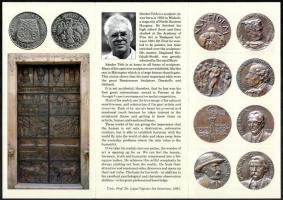 Tóth Sándor (1933-) szobrász, aláírt színes ismertető műveivel