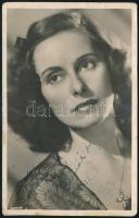 Muráti Lili (1911-2003) színésznő, írónő aláírása őt ábrázoló fotón