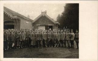 Lausoleum, Badeanstalt / WWI German military, group of soldiers. photo