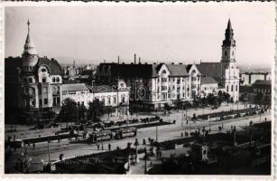 Nagyvárad, Oradea; Szent László tér, villamosok, autók, templom, Székely üzlete, gyógyszertár / square, shops, automobiles, trams, pharmacy. photo