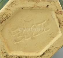 Kínai zöld mázas füles kerámia pohár, csorba, jelzett, m:8cm