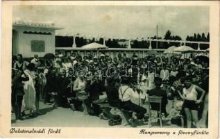 1928 Balatonalmádi, Hangverseny a fövenyfürdőn, zenekar (EK)