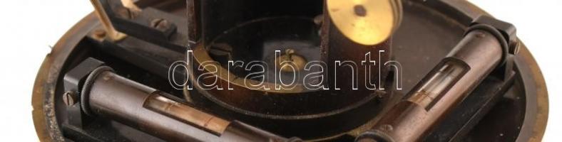 Süss Nándor 1848 - 1921): Teodolit. Jelzett. 1900 körül. Korának megfelelő állapotban. m:30cm. A teo...