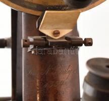 Süss Nándor 1848 - 1921): Teodolit. Jelzett. 1900 körül. Korának megfelelő állapotban. m:30cm. A teo...