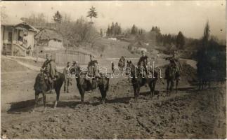 Osztrák-magyar lovas felderítő előőrs / WWI K.u.k. military cavalry reconnaissance outpost. photo