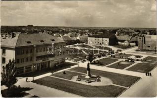 Érsekújvár, Nové Zámky; Pohl'ad na námestie / látkép, tér / general view, square (EK)