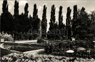 Balatonaliga (Balatonvilágos), park. Képzőművészeti Alap Kiadóvállalat