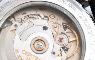 Certina DS Podium automata férfi karóra, bőr szíjjal, rozsdamentes acél tok, zafír kristály üveg, tü...