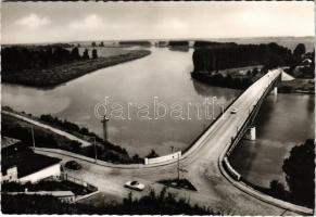 Tokaj, Tisza-Bodrog torkolata, automobil. Képzőművészeti Alap Kiadóvállalat