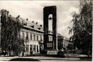 1964 Gyöngyös, Szovjet hősi emlékmű. Képzőművészeti Alap Kiadóvállalat