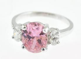Ezüst(Ag) gyűrű rózsaszín kővel, jelzett, méret: 56, bruttó: 3,9 g