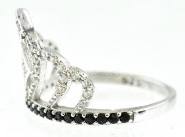 Ezüst(Ag) tiarás gyűrű, jelzett, méret: 55, bruttó: 2,28 g