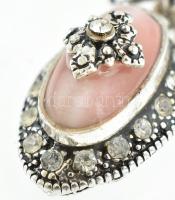 Ezüst(Ag) merev kígyó nyaklánc, gyöngyházas medállal, jelzett, h: 38 cm, bruttó: 17,56 g