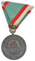 1929. "Magyar Háborús Emlékérem kardokkal, sisakkal" ezüstözött bronz kitüntetés modern me...