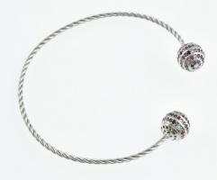 Ezüst(Ag) karperec apró színes kövekkel, jelzés nélkül, d: 6 cm, bruttó: 6,6 g