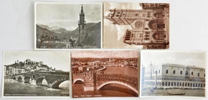 Kb. 137 db RÉGI olasz város képeslap vegyes minőségben / Cca. 137 pre-1945 Italian town-view postcar...