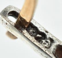 Aranyozott ezüst(Ag) fülbevalópár lila kővel, jelzett, h: 3 cm, bruttó: 6,4 g