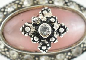 Ezüst(Ag) rózsaszín gyöngyházas fülbevalópár, jelzett, h: 2,5 cm, bruttó: 8,25 g