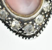 Ezüst(Ag) rózsaszín gyöngyházas fülbevalópár, jelzett, h: 2,5 cm, bruttó: 8,25 g