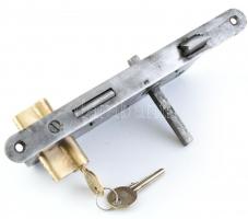 Komplett ajtózár: ajtózárcím, 2 db kilinccsel (m.: 22,5 cm), ajtózár és kulcs, biztonsági zárbetét (...