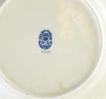 Zsolnay porcelán, kézzel festett, virágmintás, karcos máz, átmérő: 19 cm