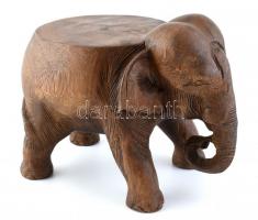 Fa elefánt, hátán tartó felülettel, jó állapotban. m.: 19 cm, h.: 23 cm.