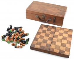 Faragott fa sakk készlet 30x30 cm + hozzá fa börönd 37x20 cm