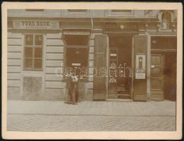 cca 1910 Bécs (Wien), Ferd Beck órás boltja, keményhátú fotó, 9×12 cm