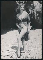 Maria Pia Conte, erotikus fotó, hátoldalon feliratozva, 18×13 cm
