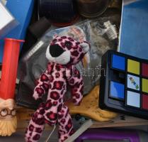 Vegyes bolhapiaci tétel apróságokkal