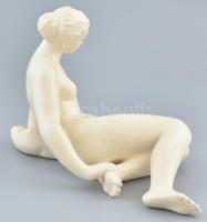 Fekvő akt, fajansz, jelzett, kopásnyomokkal, karcokkal h:30cm