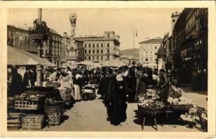 1915 Linz, Franz Josefsplatz / square, market (tear)