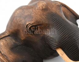 Elefánt fej. Faragott fa fali dísz. Felakasztható 26x27 cm