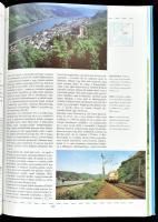 Vonattal a Föld körül. Felfedező körút a világ 30 legszebb vasútvonalán. Bp., Magyar Könyvklub. Kiad...