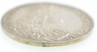 1715K-B 1/2 Tallér Ag "III. Károly" Körmöcbánya (14,09g) T:1-,2 karc, fny.
Hungary 1715K-...