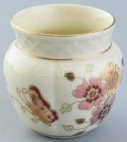Zsolnay pillangómintás porcelán kaspócska, kézzel festett, jelzett, kopásnyomokkal, m: 7 cm