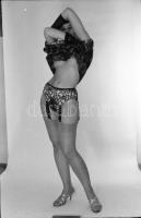 cca 1974 Honnan indultunk és hová érkezünk, szolidan erotikus felvételek, 8 db vintage NEGATÍV, 36x2...